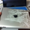 In khắc laser trên iPad